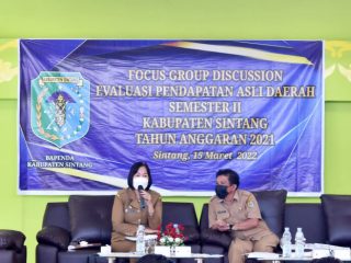Sekda Sintang Buka Rapat Evaluasi PAD Tahun 2021 di Aula Bappenda Sintang
