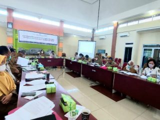 Bahas Penyusunan Raperda Pajak dan Retribusi Daerah, Sekda Ingatkan OPD Untuk Capai Target PAD