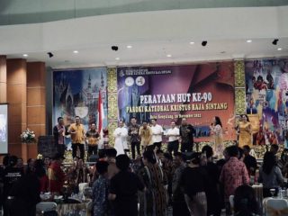 Hadiri HUT Paroki Katedral Kristus Raja, Ronny : Tetap Semangat Melayani Tuhan