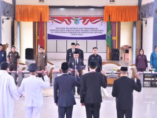 Pemkab Sintang Rotasi Pejabat Eselon