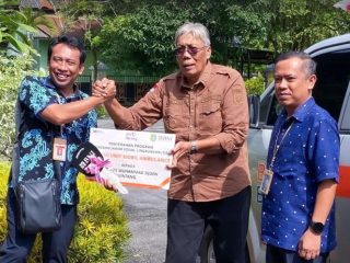 Pemkab Sintang Dapat Bantuan 1 Unit Ambulance dari BNI