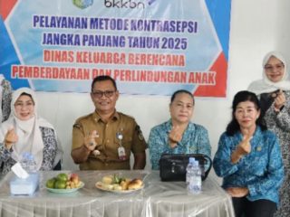 Maryadi Apresiasi Peran Bidan di Sintang