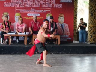 Pencak Silat Meriahkan Hari Terakhir PGD Sintang ke-XII