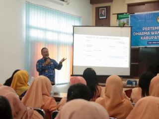 DWP Sintang Dibekali Pengetahuan Dunia Digital