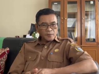 Disdukcapil Sintang Imbau Warga Proaktif Urus Dokumen Kependudukan