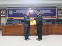 Bupati Sintang Dorong Percepatan Pembahasan Raperda Pajak dan Retribusi Daerah